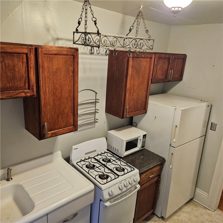 108 Boardman Street Rochester, NY 14607 - Photo 2 of 18