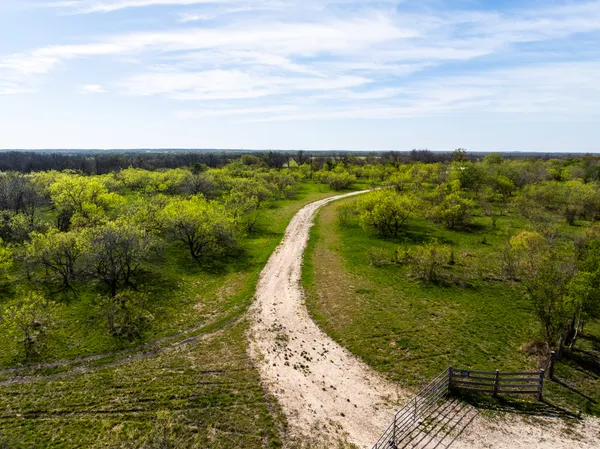 $550,000 | 1435 County Road 429, Rockdale, TX 76567