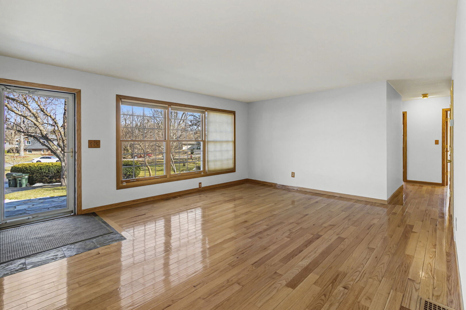 934 Highland Road Mundelein, IL 60060 - Photo 3 of 23