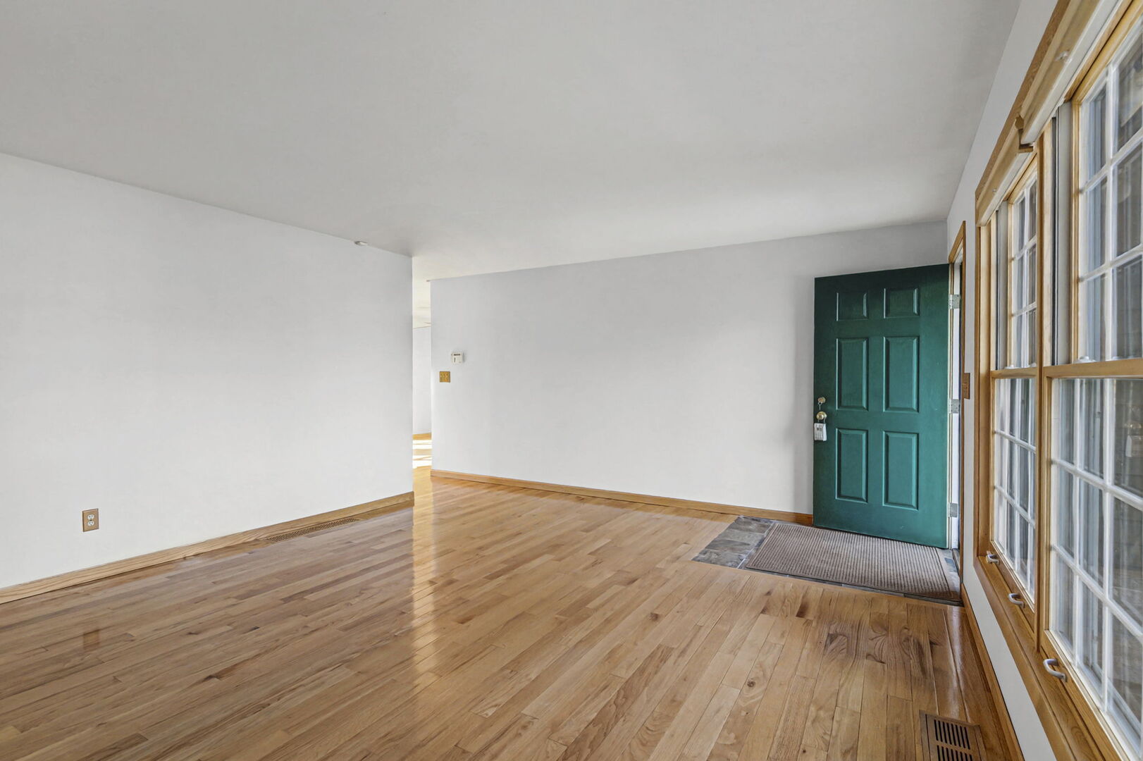 934 Highland Road Mundelein, IL 60060 - Photo 4 of 23