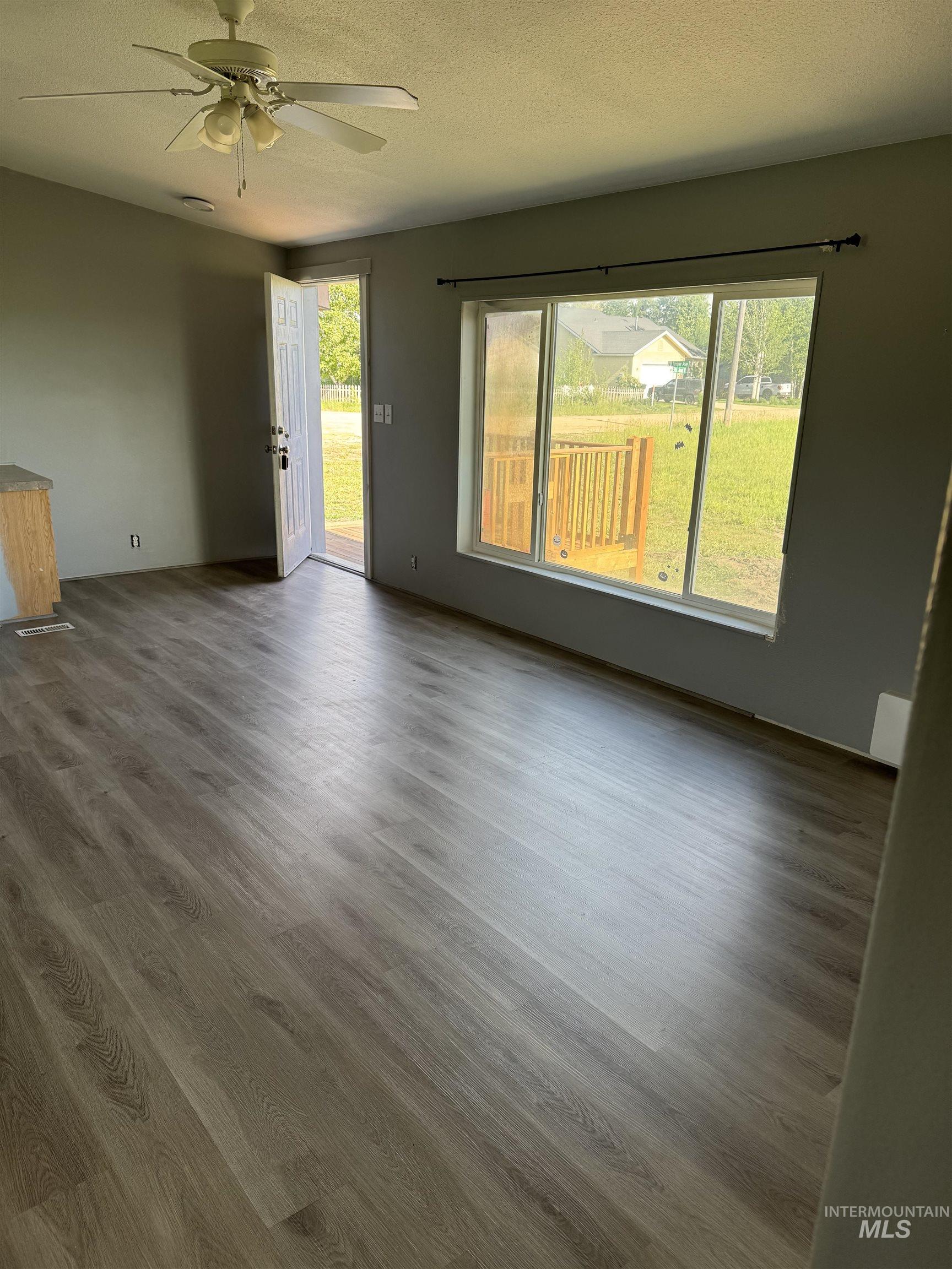 501 Timber Avenue Fairfield, ID 83327 - Photo 5 of 19