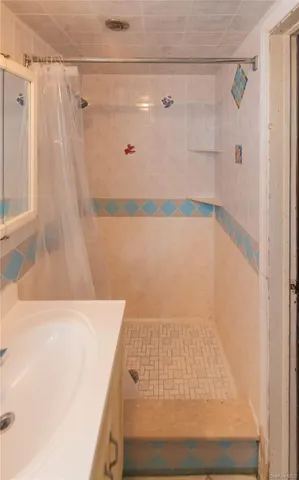 $350,000 | 17 Hillside Place, Fallsburg, NY 12779