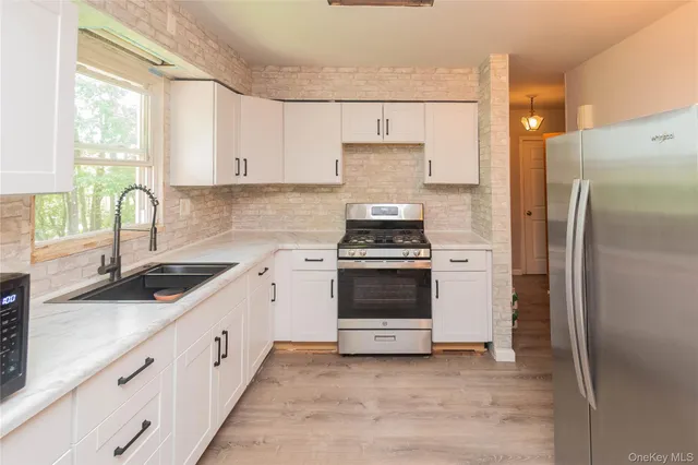 $350,000 | 17 Hillside Place, Fallsburg, NY 12779