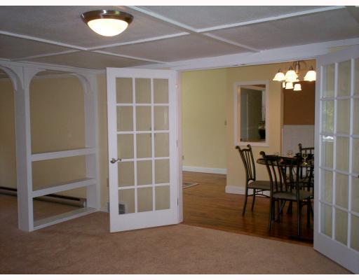 147 Shenango Road New Castle, PA 16105 - Photo 5 of 16 Den/Family/Great Room.