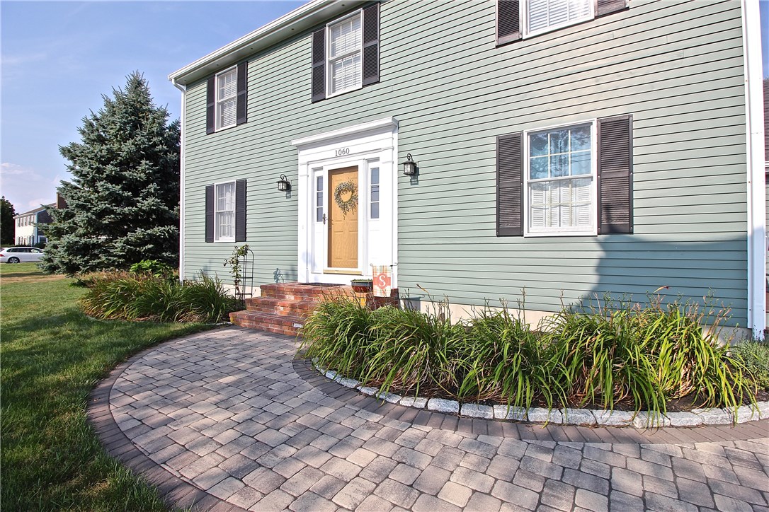 1060 Middle Road Portsmouth, RI 02871 - Photo 3 of 26