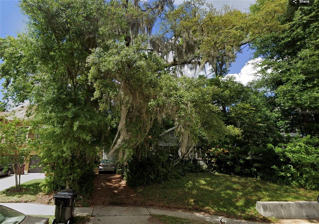 1105 Elmwood Street Orlando, FL 32801 - Photo 11 of 12 a view of a yard