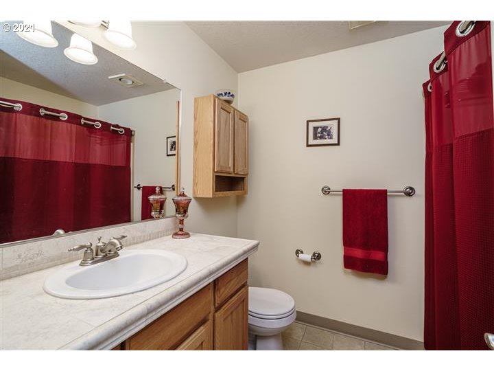 759 Northwest Meadow Ridge Lane, Unit 14 Camas, WA 98607 - Photo 17 of 32 Gallery Image 17