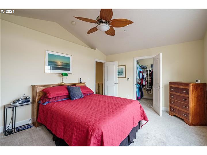 759 Northwest Meadow Ridge Lane, Unit 14 Camas, WA 98607 - Photo 19 of 32 Gallery Image 19