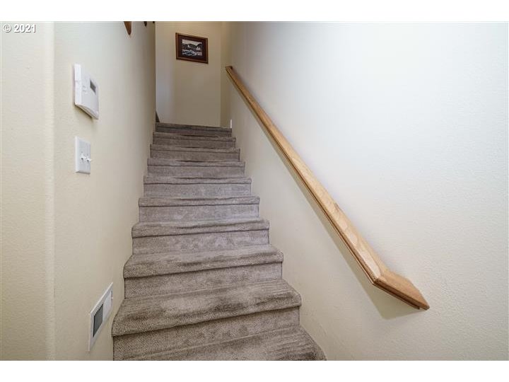 759 Northwest Meadow Ridge Lane, Unit 14 Camas, WA 98607 - Photo 3 of 32 Gallery Image 3