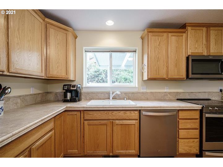 759 Northwest Meadow Ridge Lane, Unit 14 Camas, WA 98607 - Photo 10 of 32 Gallery Image 10