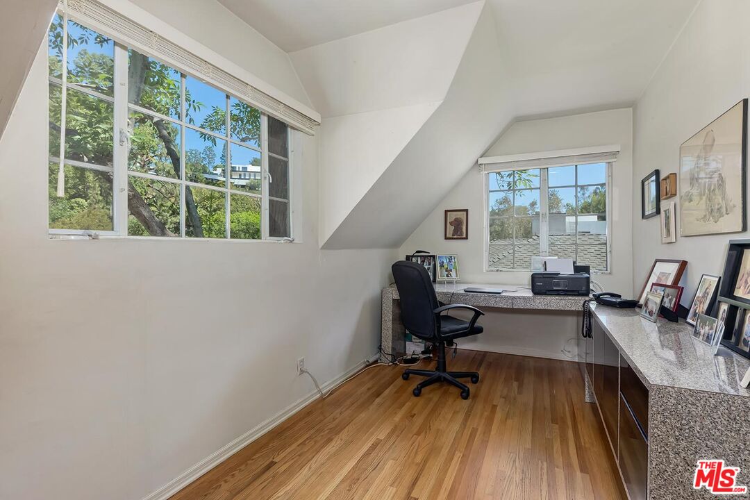 1041 Chantilly Road Los Angeles, CA 90077 - Photo 17 of 29