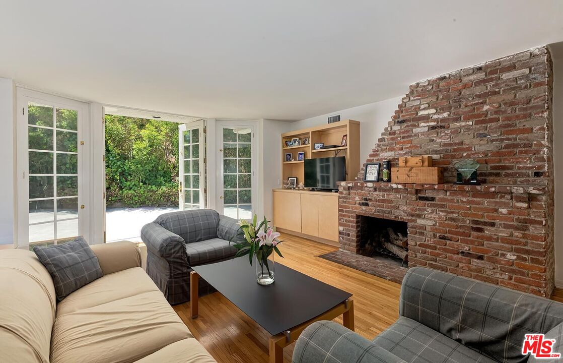 1041 Chantilly Road Los Angeles, CA 90077 - Photo 2 of 29