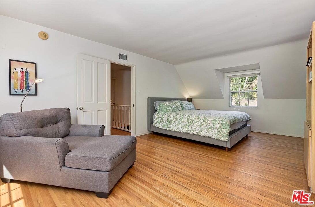 1041 Chantilly Road Los Angeles, CA 90077 - Photo 21 of 29