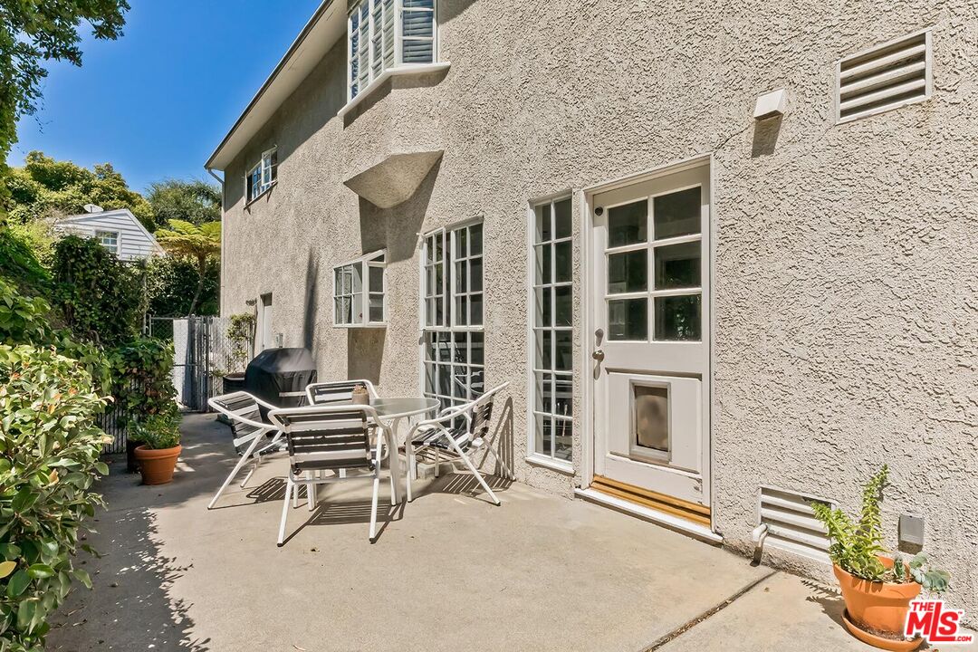 1041 Chantilly Road Los Angeles, CA 90077 - Photo 23 of 29