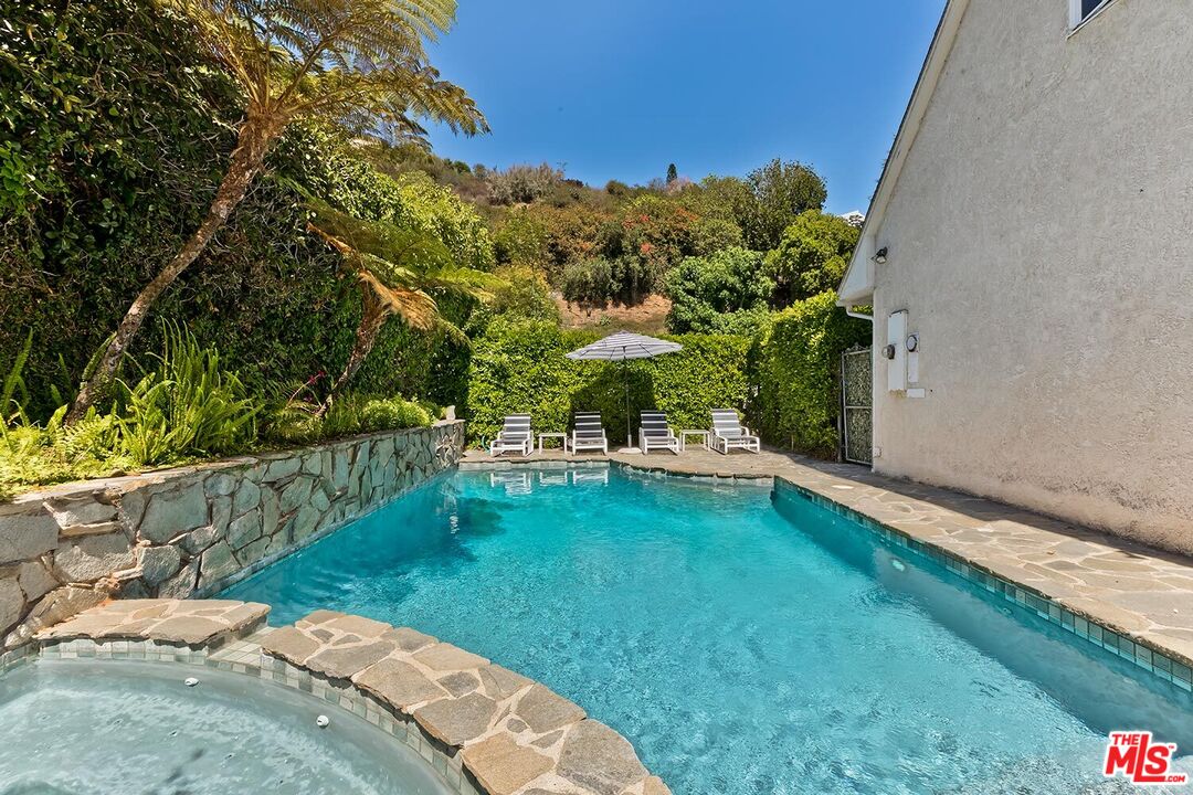 1041 Chantilly Road Los Angeles, CA 90077 - Photo 27 of 29