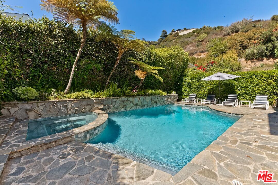 1041 Chantilly Road Los Angeles, CA 90077 - Photo 28 of 29