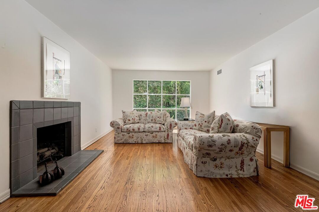 1041 Chantilly Road Los Angeles, CA 90077 - Photo 4 of 29