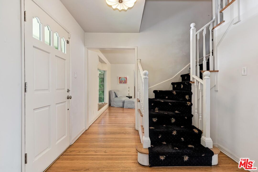 1041 Chantilly Road Los Angeles, CA 90077 - Photo 8 of 29