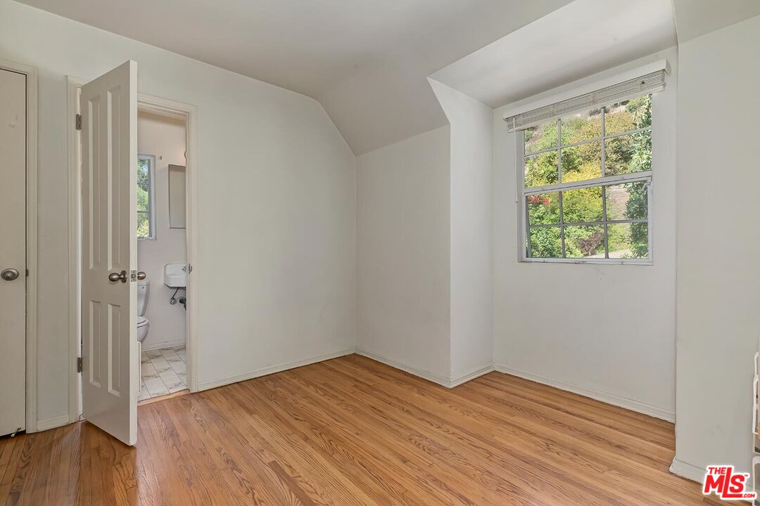 1041 Chantilly Road Los Angeles, CA 90077 - Photo 9 of 29