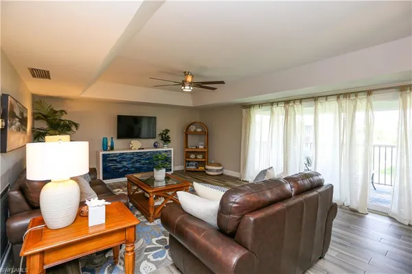 $3,800 | 195 Peppermint Lane, Unit 884, Naples, FL 34112