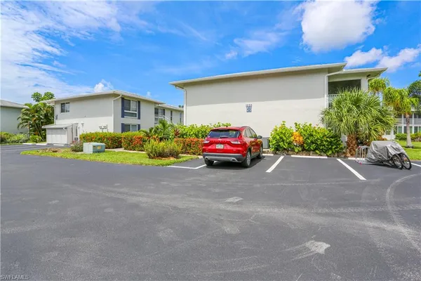 $3,800 | 195 Peppermint Lane, Unit 884, Naples, FL 34112