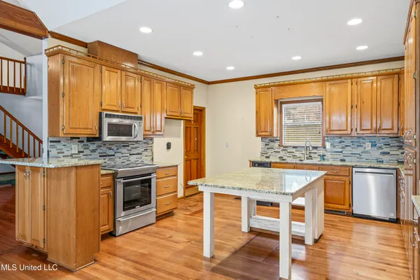 $383,000 | 4441 Big Horn Drive North, Nesbit, MS 38651