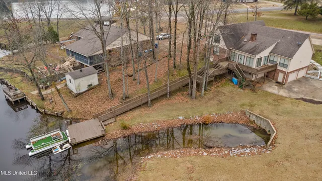 $383,000 | 4441 Big Horn Drive North, Nesbit, MS 38651