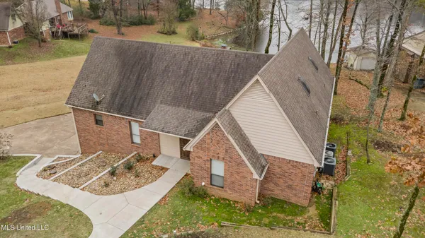 $383,000 | 4441 Big Horn Drive North, Nesbit, MS 38651