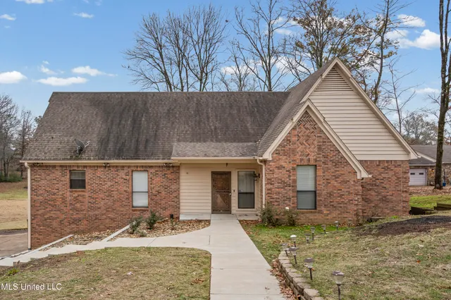 $383,000 | 4441 Big Horn Drive North, Nesbit, MS 38651