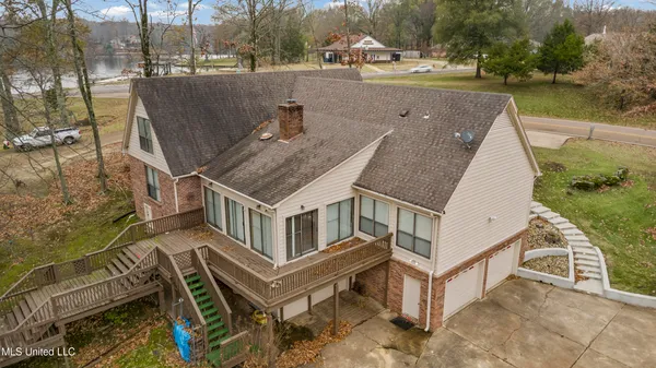 $383,000 | 4441 Big Horn Drive North, Nesbit, MS 38651