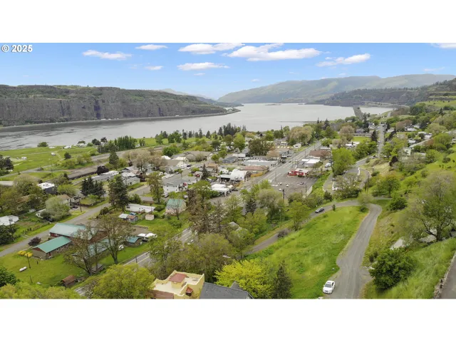 $127,000 | 718 Klickitat Street, Lyle, WA 98635