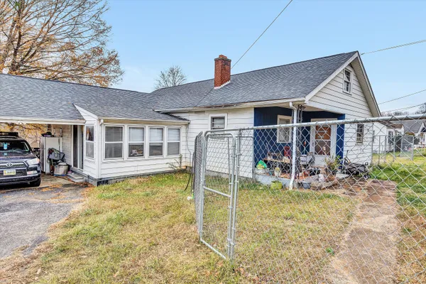 $162,900 | 1414 Daniels Creek Road, Collinsville, VA 24078