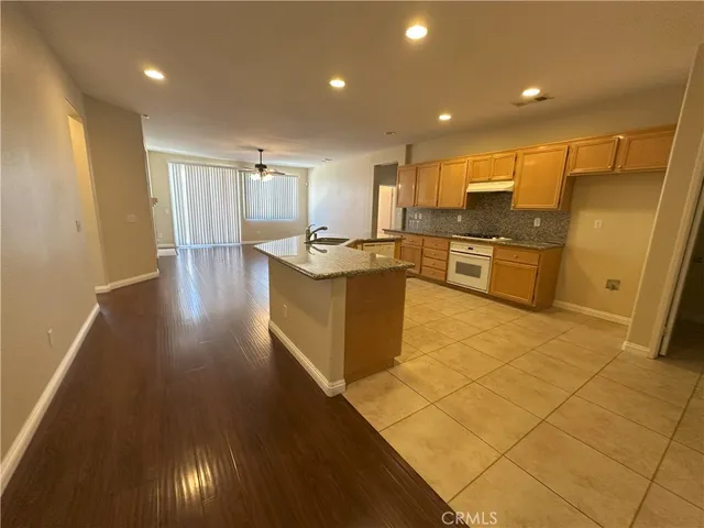 $2,500 | 13352 Pleasant View Street, Hesperia, CA 92344