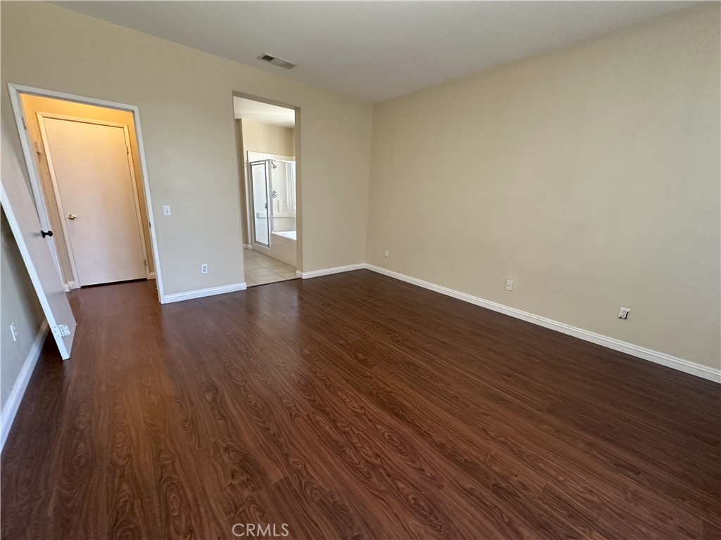 13352 Pleasant View Street Hesperia, CA 92344 - Photo 10 of 15 Master Bedriin