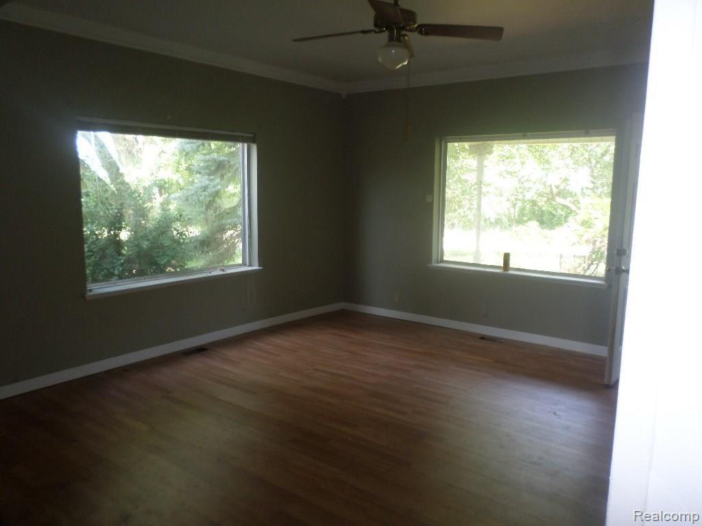 3366 Peppermill Road Attica, MI 48412 - Photo 16 of 32 living room.JPG