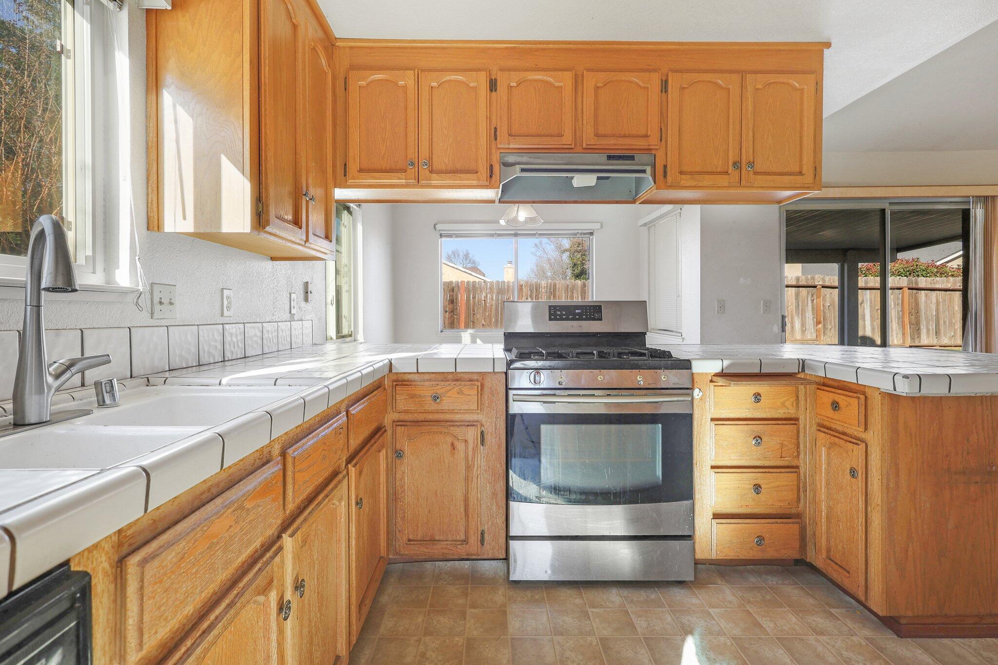 567 Shell Drive Redding, CA 96003 - Photo 6 of 24 11-web-or-mls-8Q0A2345