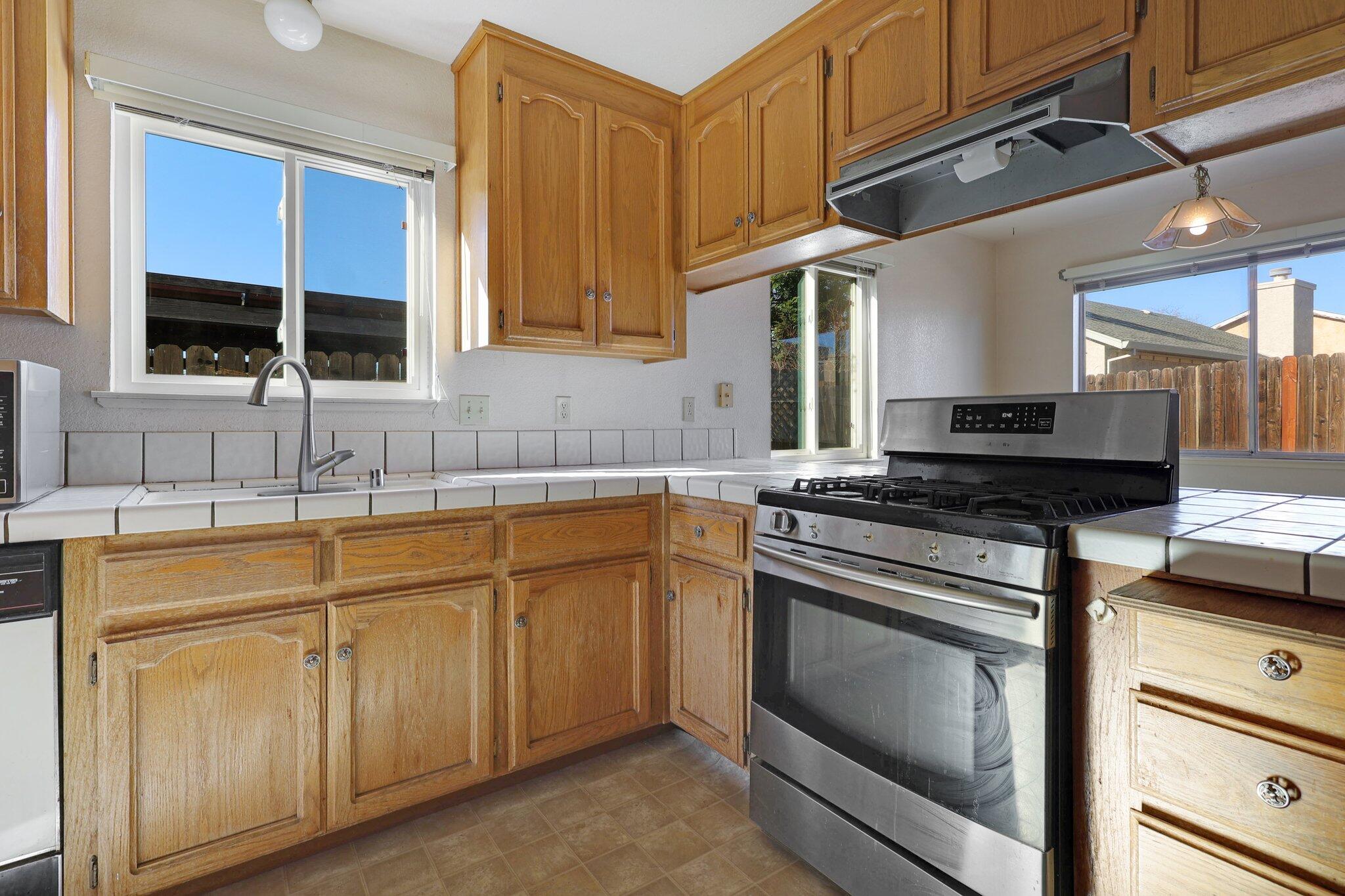 567 Shell Drive Redding, CA 96003 - Photo 7 of 24 12-web-or-mls-8Q0A2355
