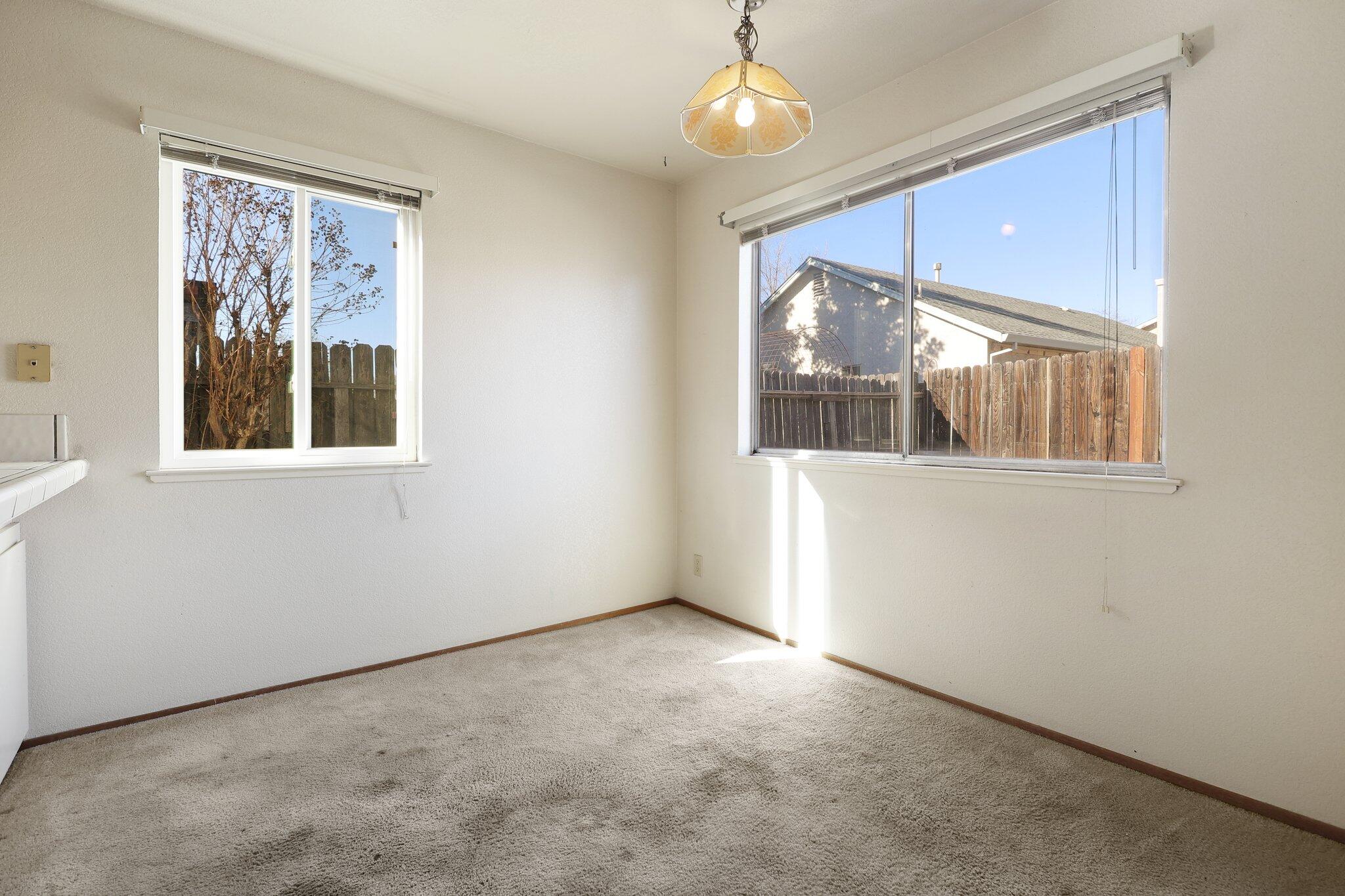 567 Shell Drive Redding, CA 96003 - Photo 10 of 24 10-web-or-mls-8Q0A2330