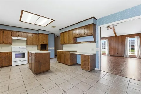 $220,000 | 37 Eucalyptus Street, Sulphur, LA 70663