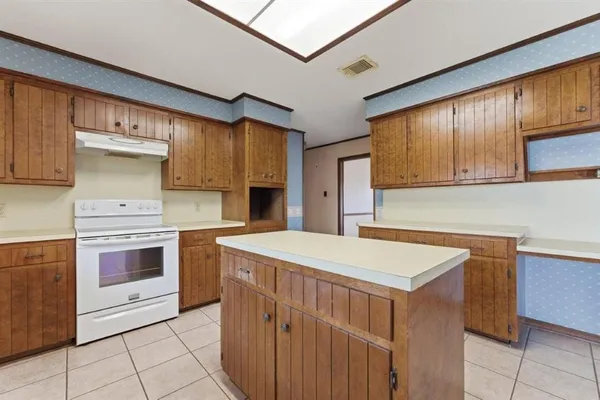 $220,000 | 37 Eucalyptus Street, Sulphur, LA 70663