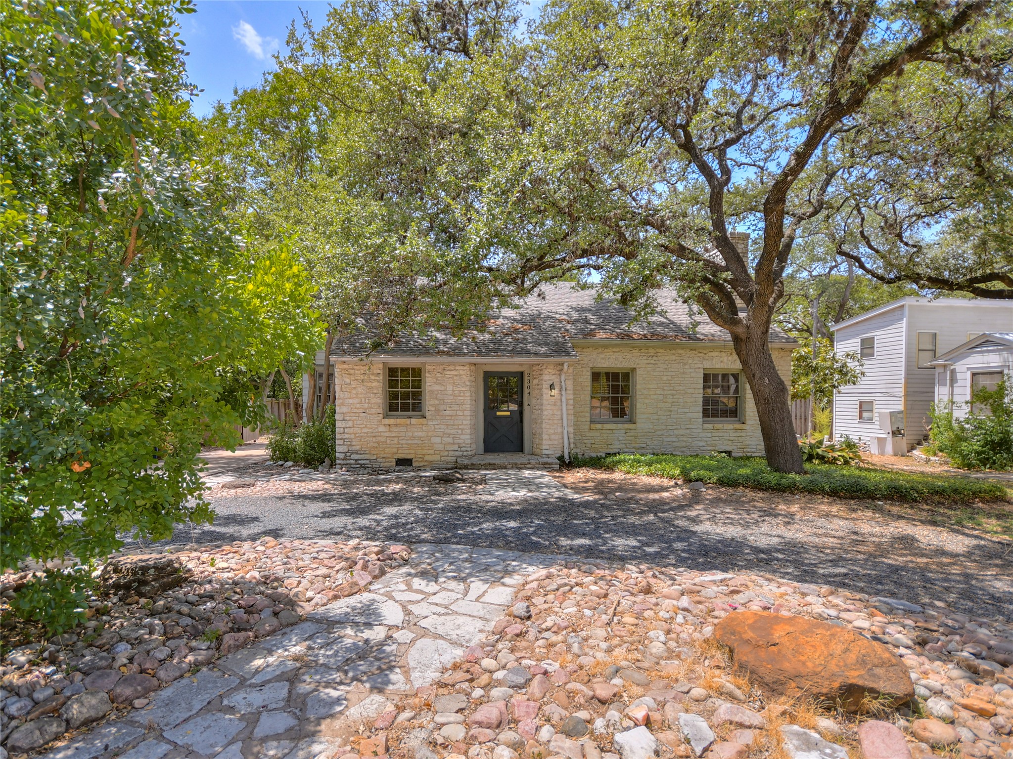 2304 Longview Street Austin, TX 78705 - Photo 2 of 33