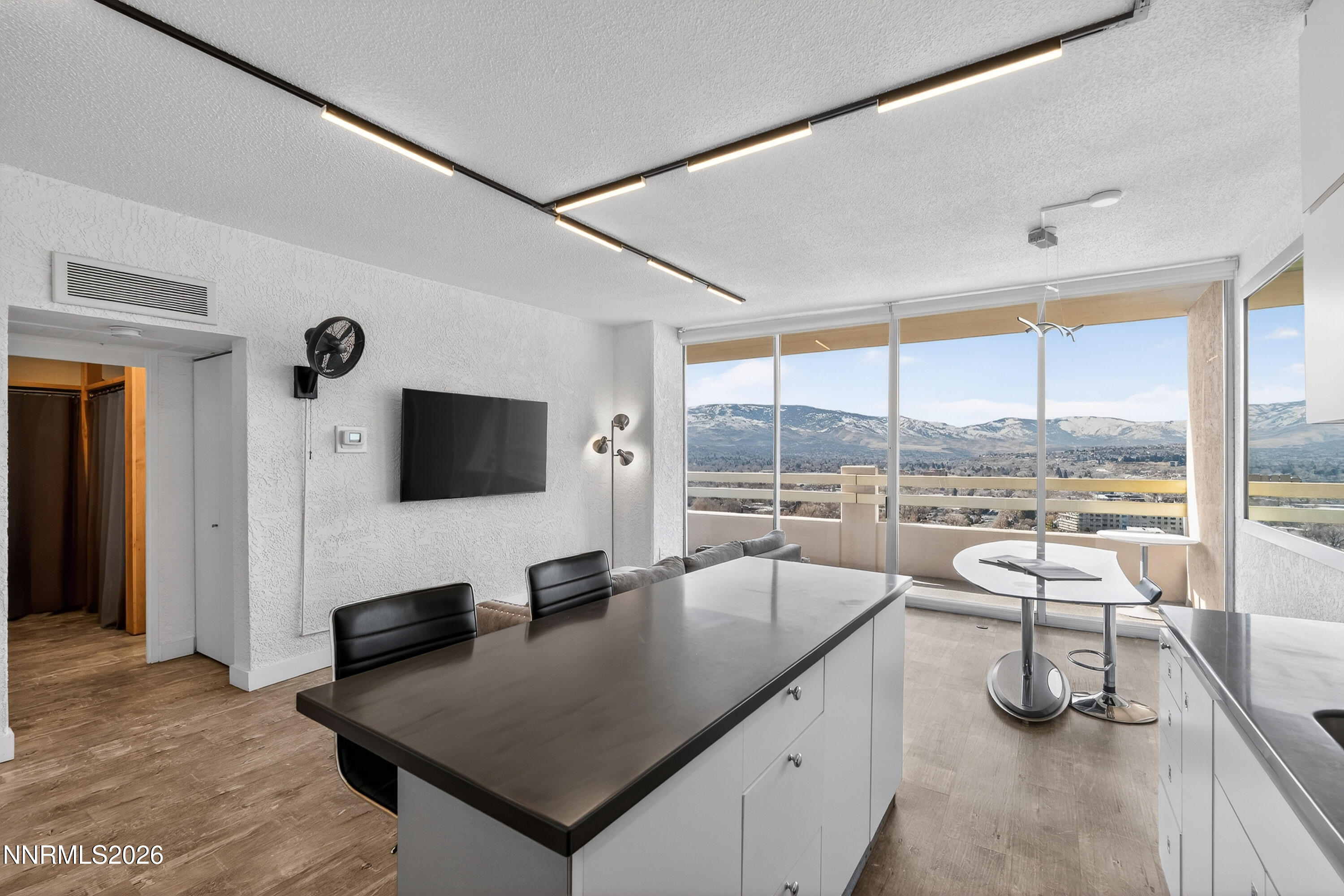 100 North Arlington Avenue, Unit 22H Reno, NV 89501 - Photo 5 of 31 Penthouse Suite 22H