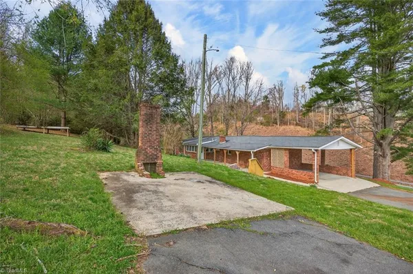 $279,900 | 3767 Nc Highway West, Westfield, NC 27053