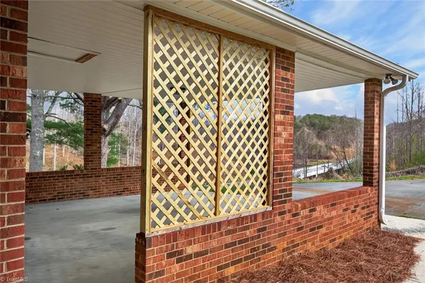 $279,900 | 3767 Nc Highway West, Westfield, NC 27053