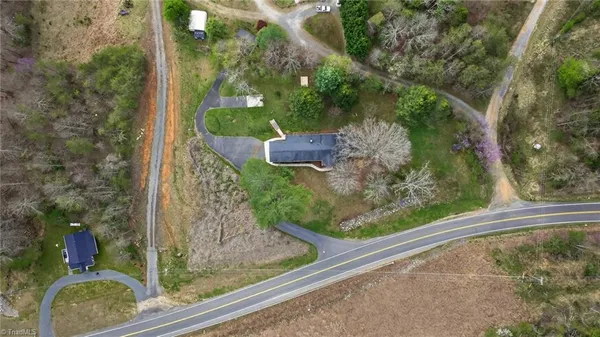 $279,900 | 3767 Nc Highway West, Westfield, NC 27053