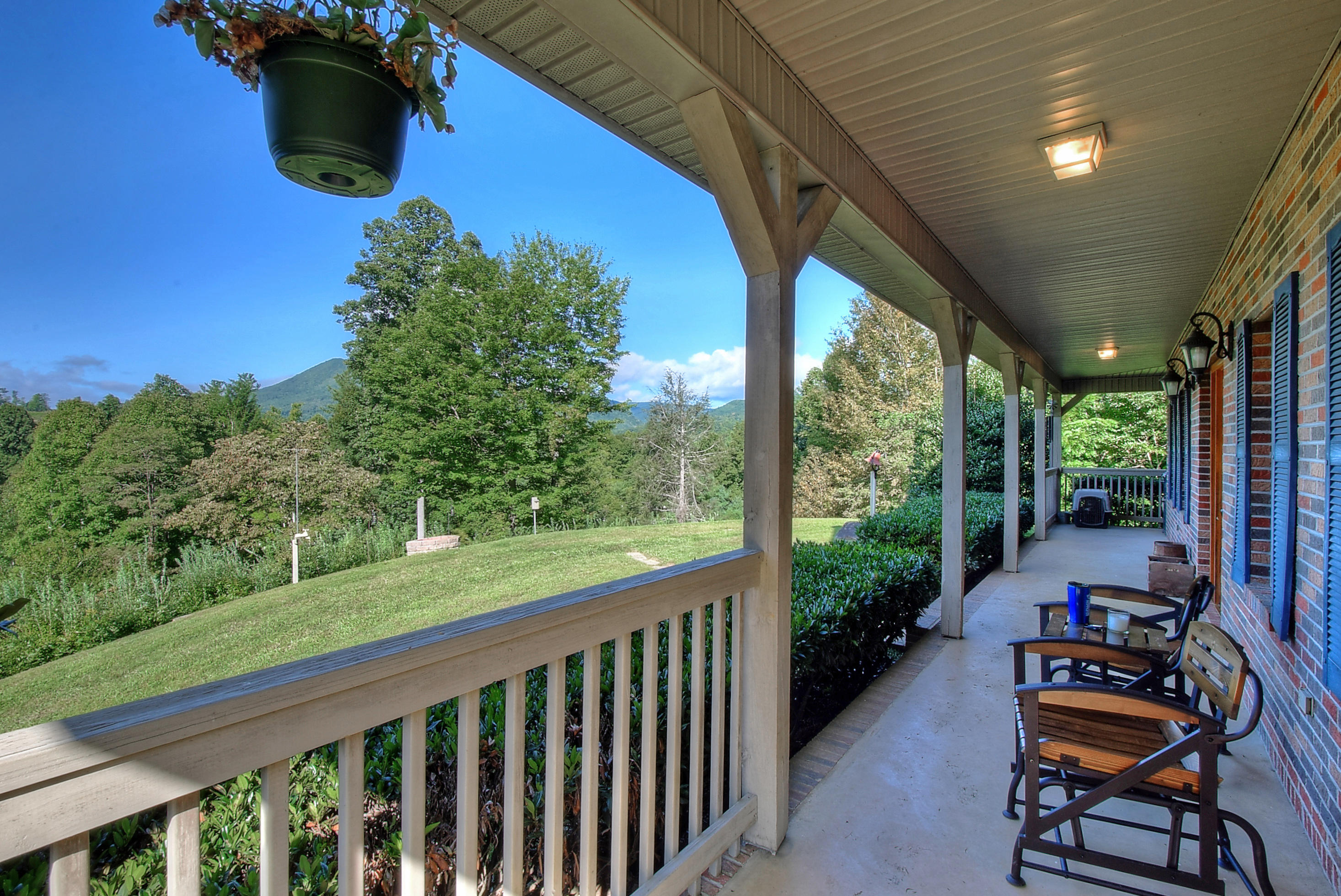 242 Little Branch Road Erwin, TN 37650 - Photo 4 of 62 4