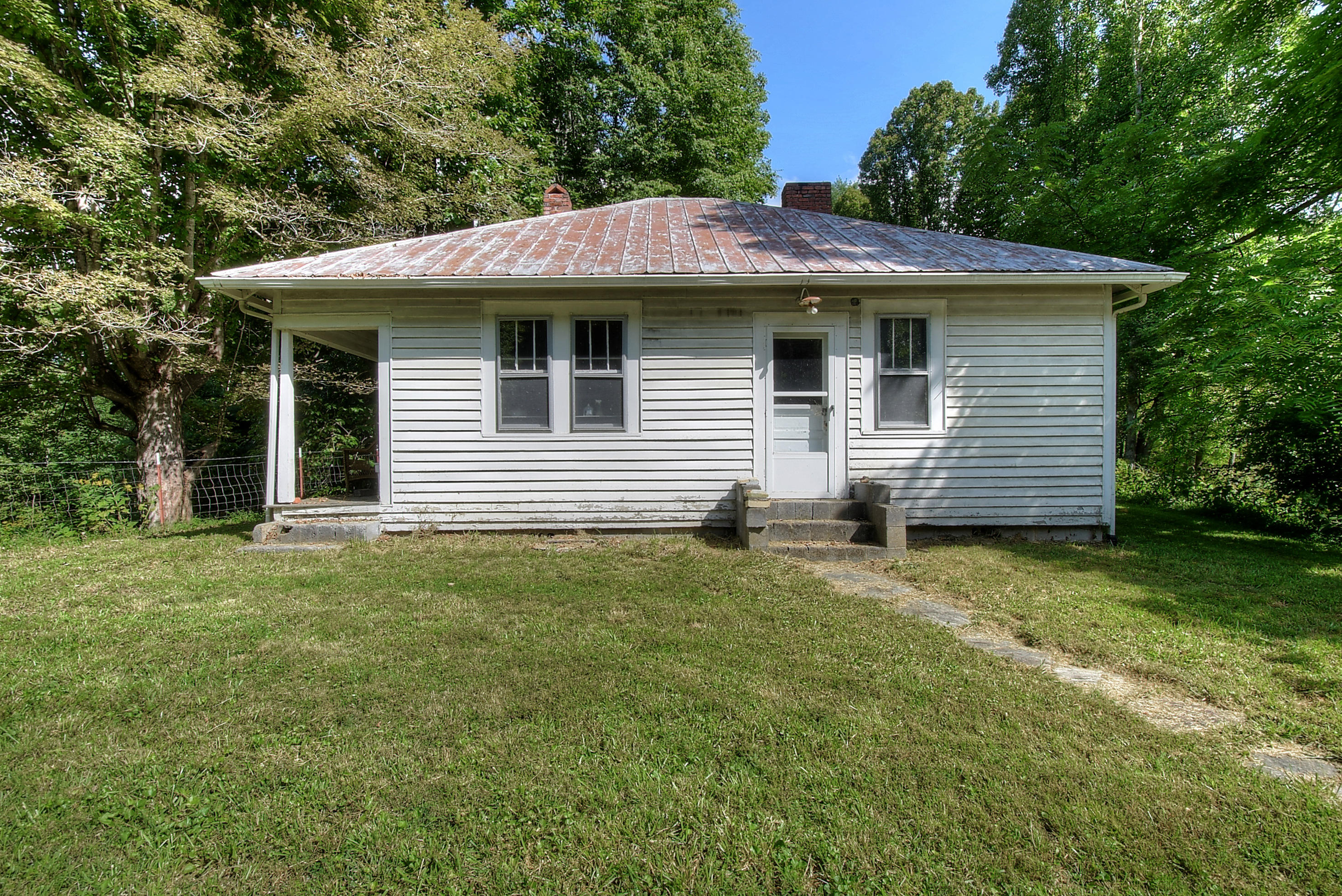 242 Little Branch Road Erwin, TN 37650 - Photo 56 of 62 DSC_0214_5_6