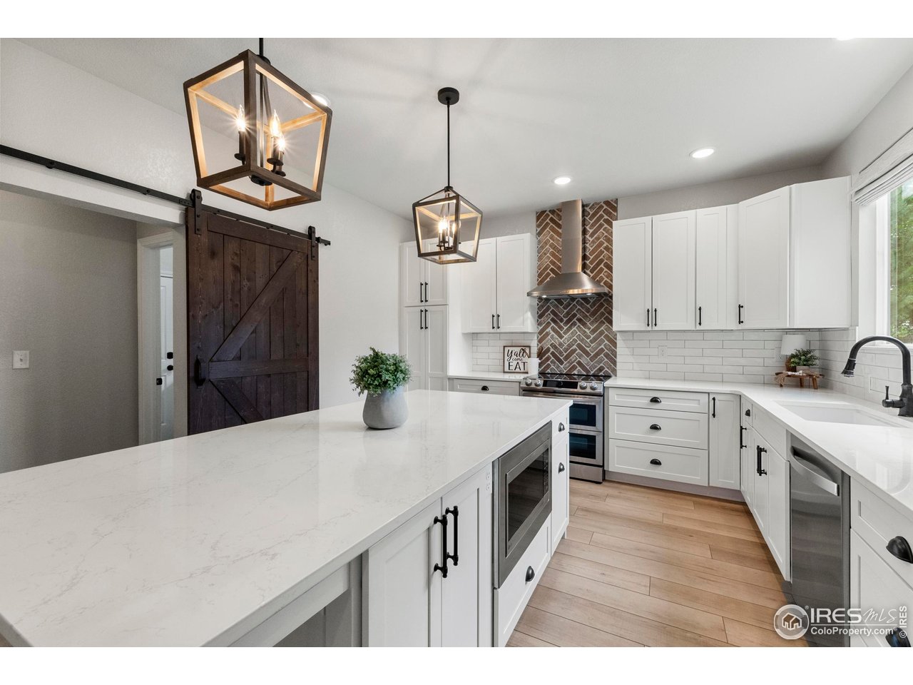 5409 Rabbit Creek Road Fort Collins, CO 80528 - Photo 7 of 40 Beautifully remodeled kitchen