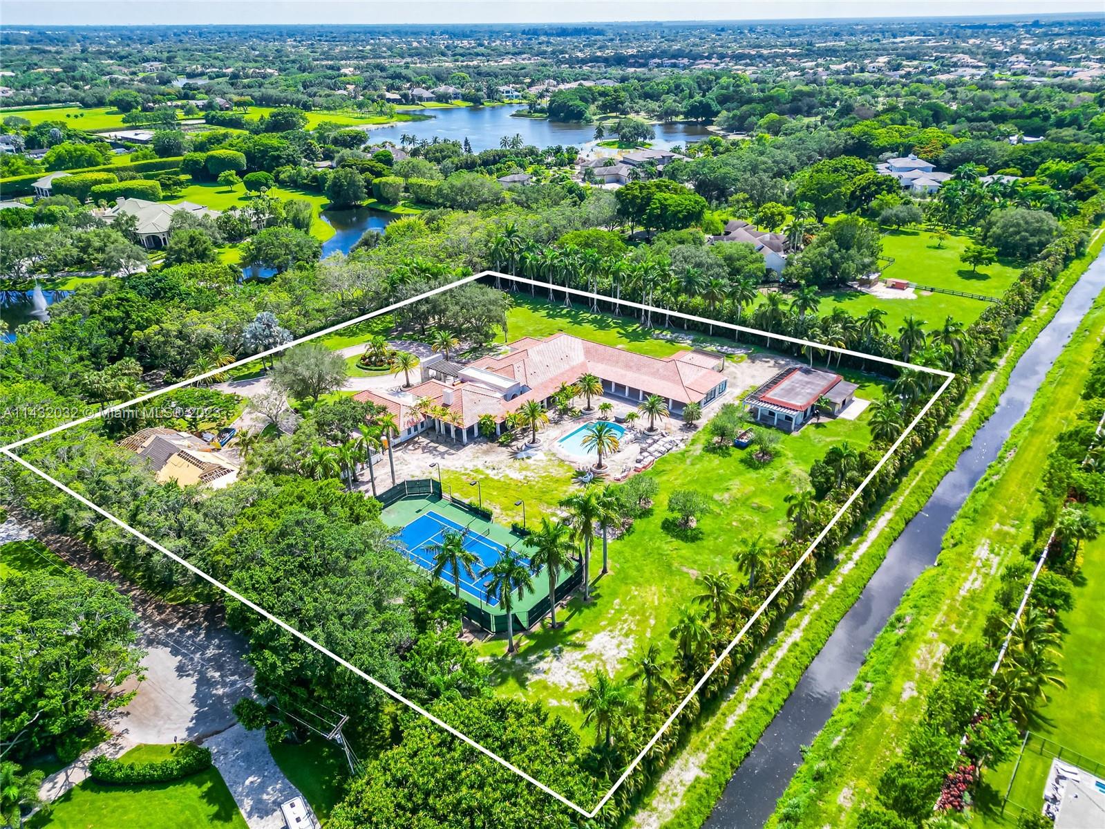 8563 Horseshoe Lane Boca Raton, FL 33496 - Photo 4 of 82