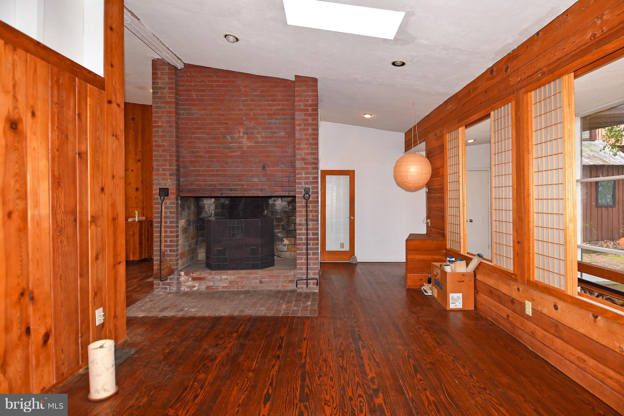 1611 Bryan Point Road Accokeek, MD 20607 - Photo 7 of 20 Living Room